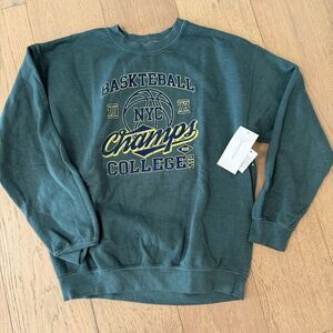 Urban Outfitters Golden Hour 1973 NYC Basketball Champs Sweatshirt, XS/S NWT m10